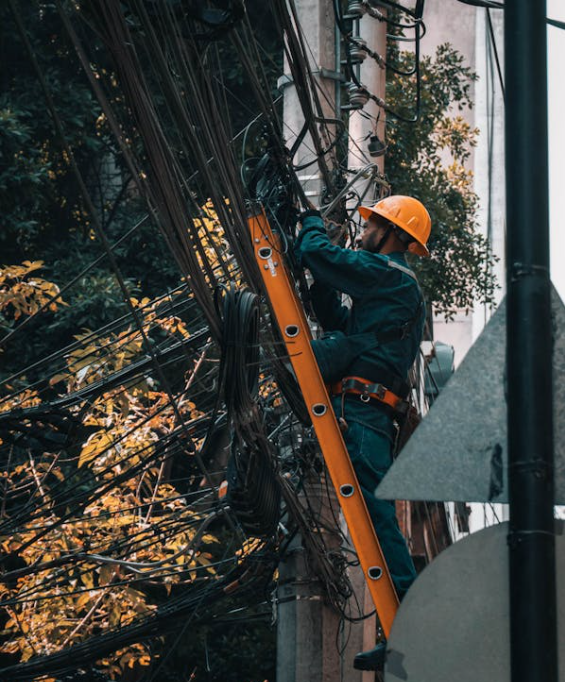 Outdoor utility and line work